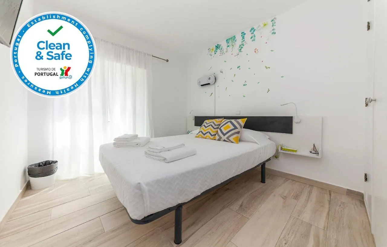 M - Martin & Tomas Guesthouse Lagos
